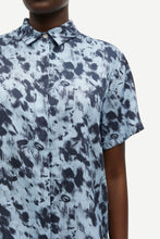 Load image into Gallery viewer, Samsoe Samsoe Mina shirt blurred flower