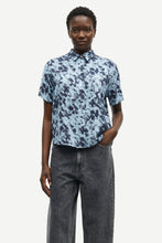 Load image into Gallery viewer, Samsoe Samsoe Mina shirt blurred flower